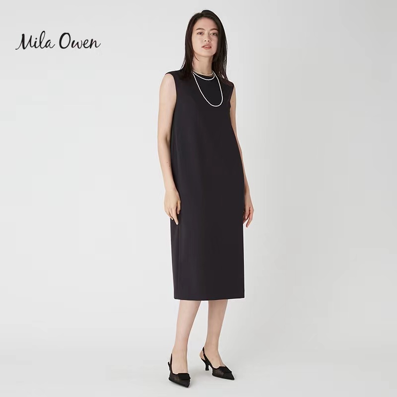 网上平和堂】Mila Owen 2023春季新款气质款圆领无袖纯色连衣裙